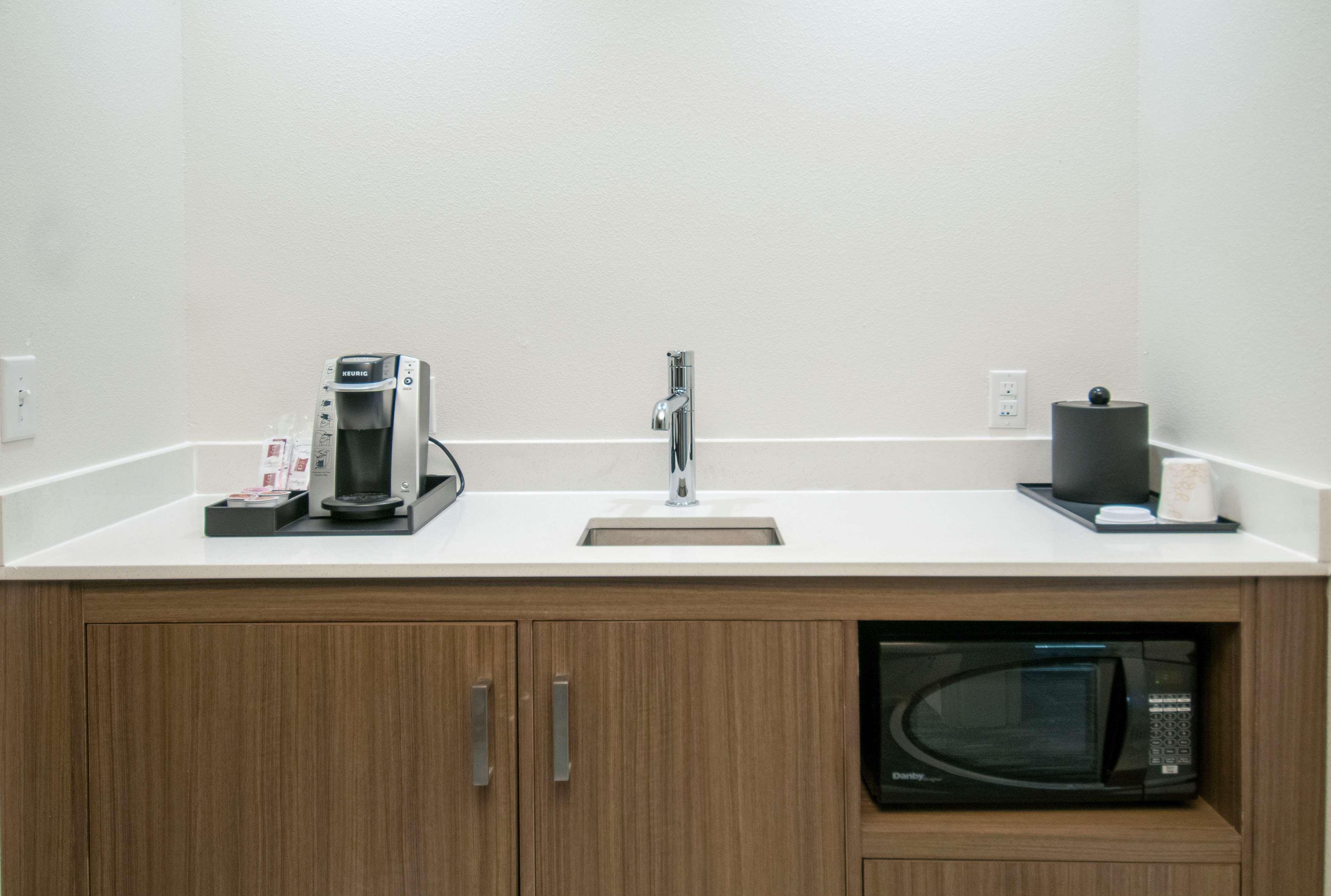 Hilton Garden Inn Jackson/Клинтон Экстерьер фото