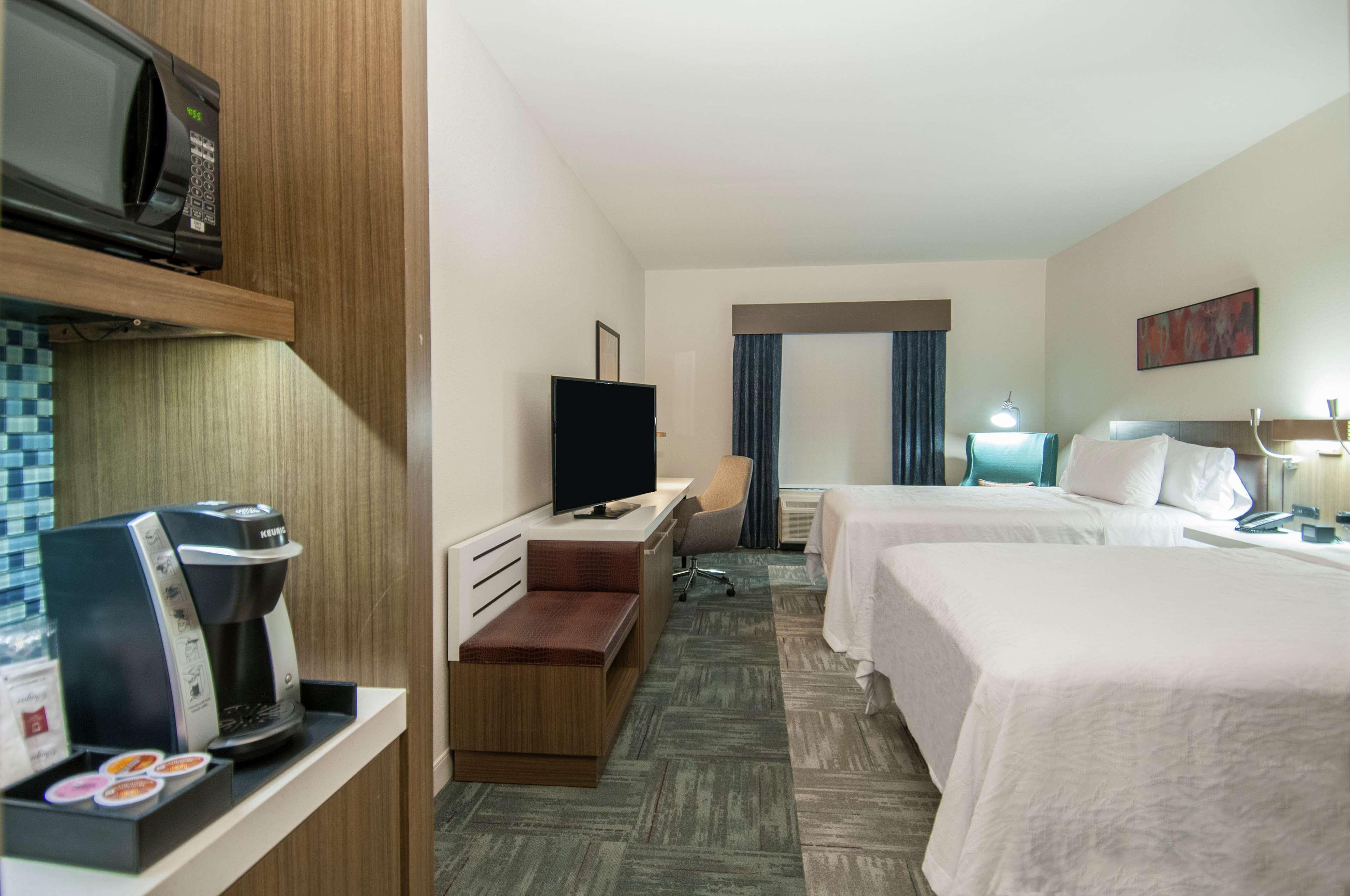 Hilton Garden Inn Jackson/Клинтон Экстерьер фото