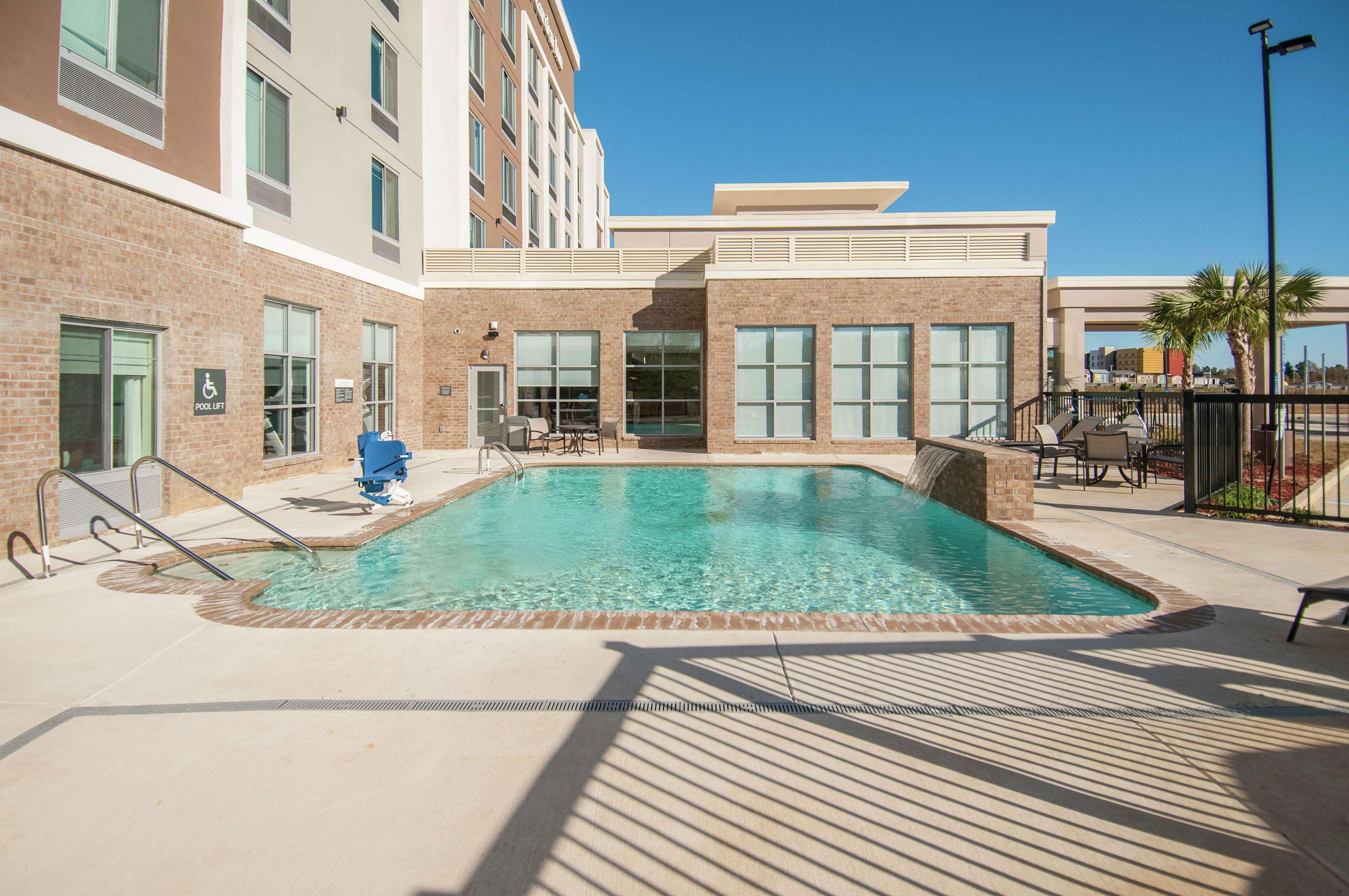 Hilton Garden Inn Jackson/Клинтон Экстерьер фото