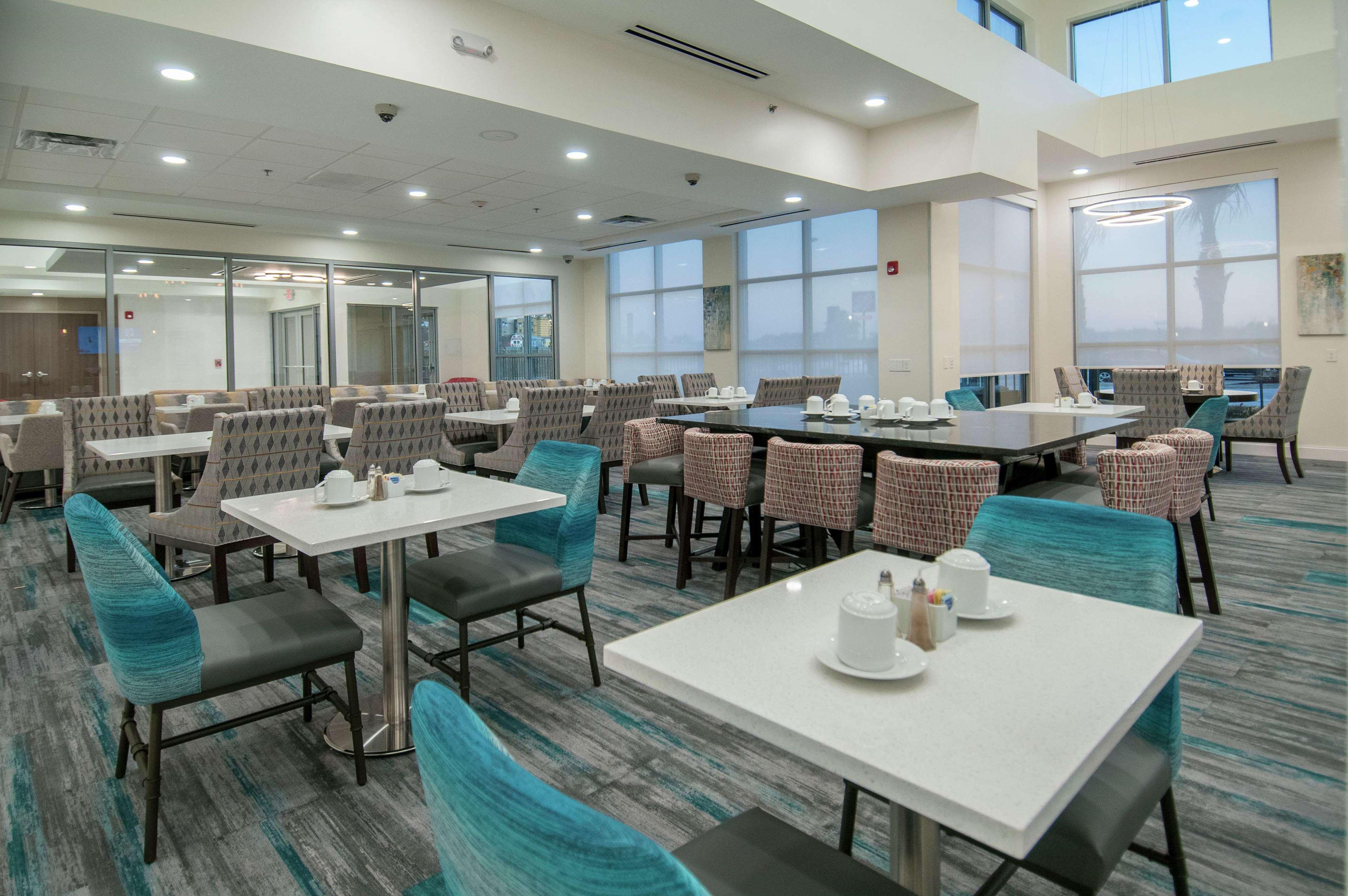 Hilton Garden Inn Jackson/Клинтон Экстерьер фото