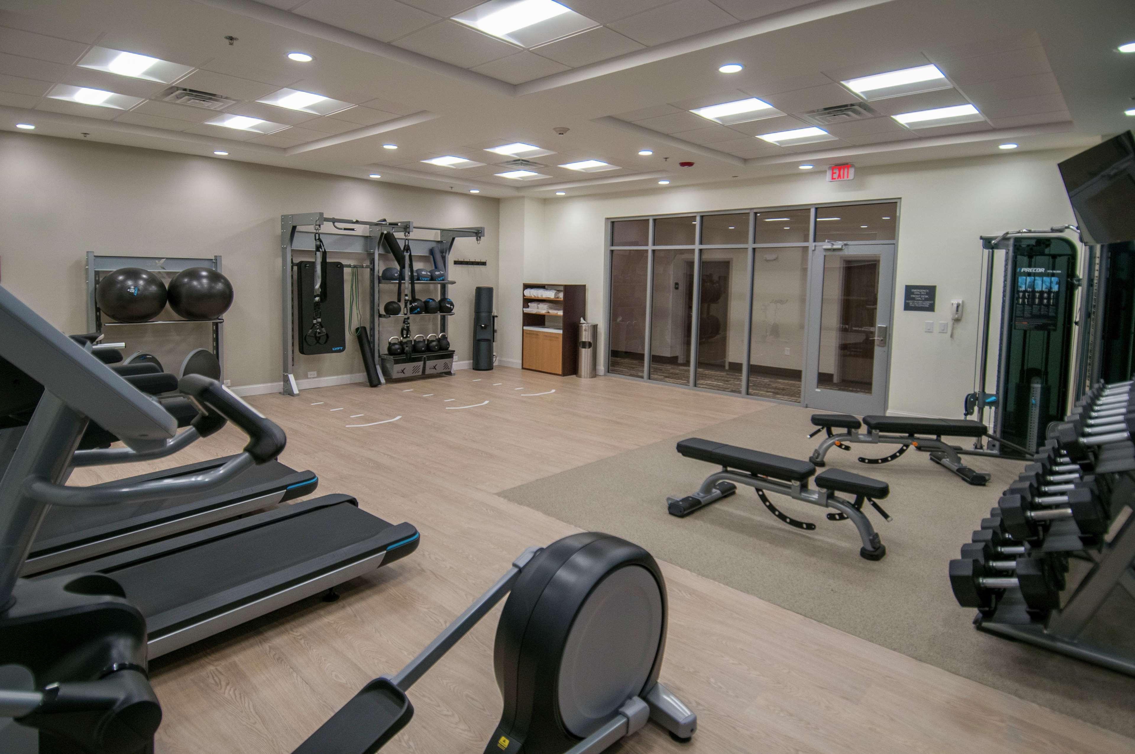 Hilton Garden Inn Jackson/Клинтон Экстерьер фото