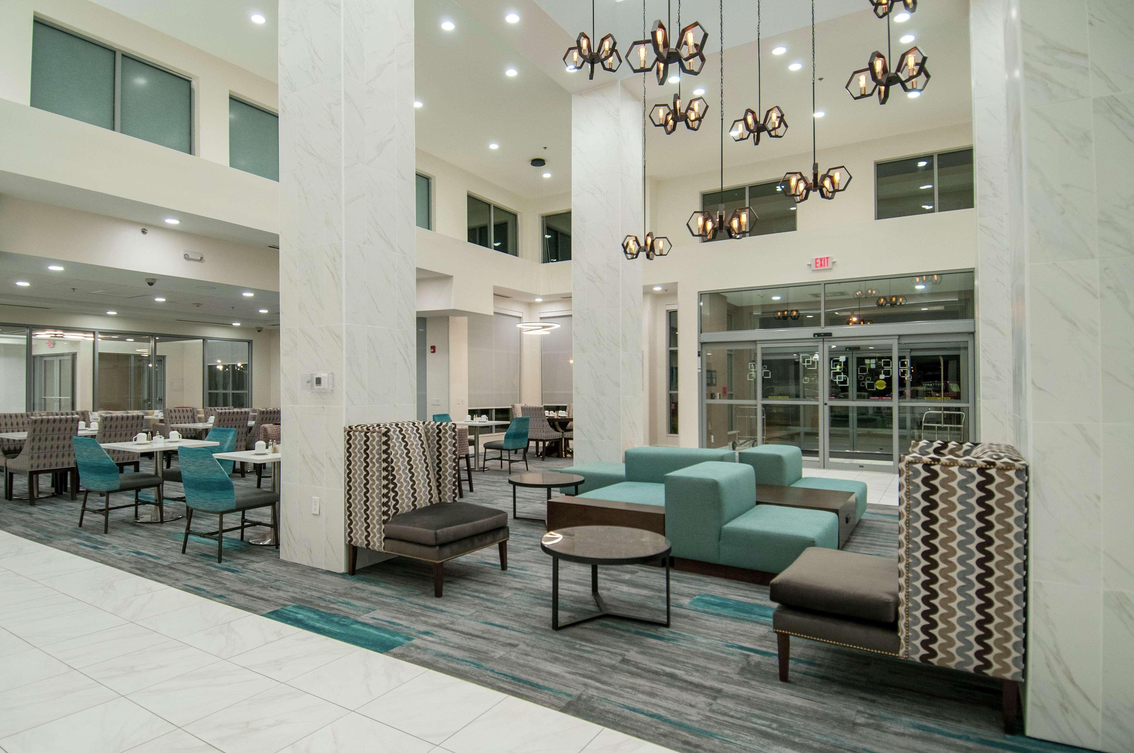 Hilton Garden Inn Jackson/Клинтон Экстерьер фото