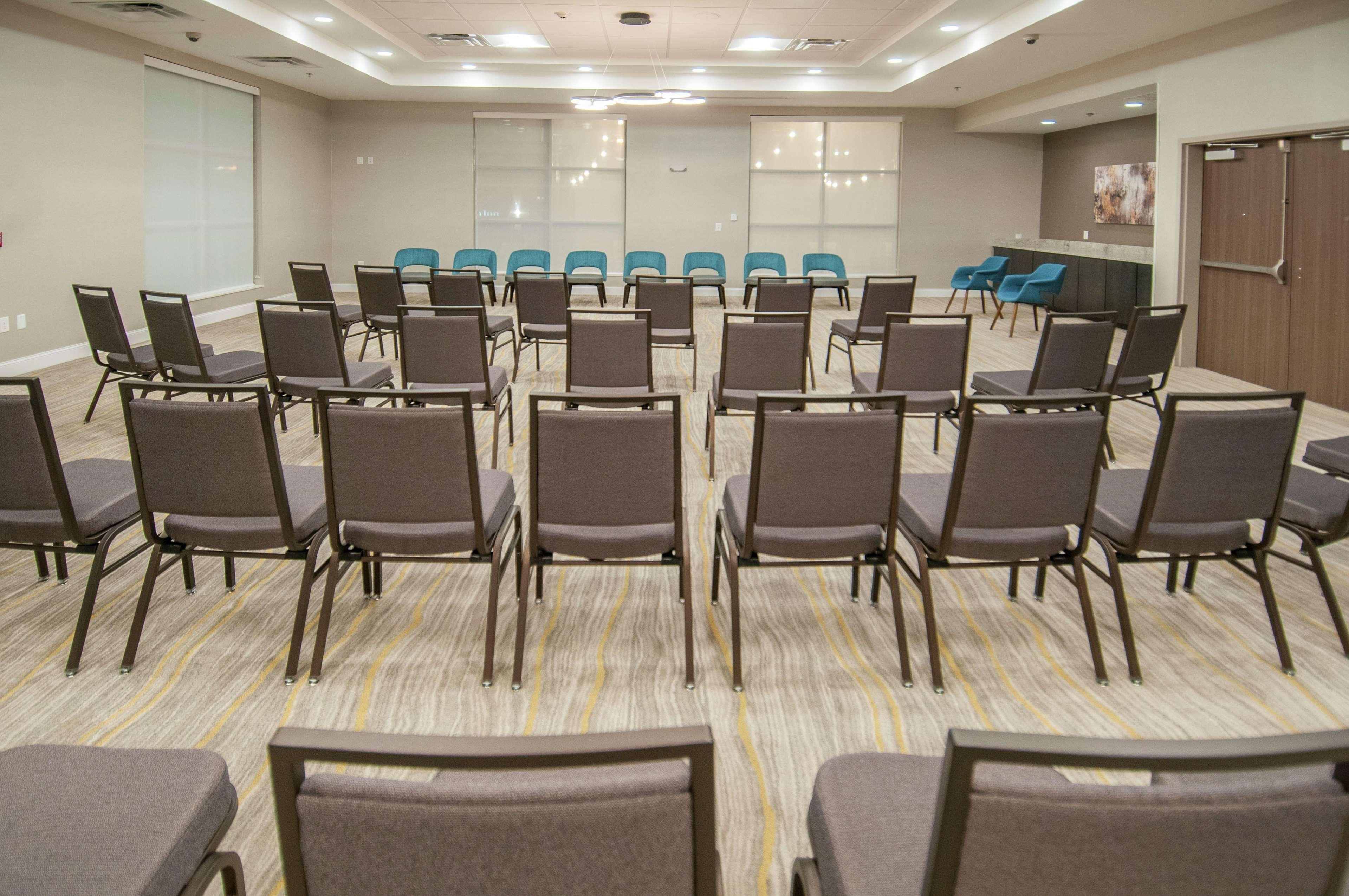 Hilton Garden Inn Jackson/Клинтон Экстерьер фото