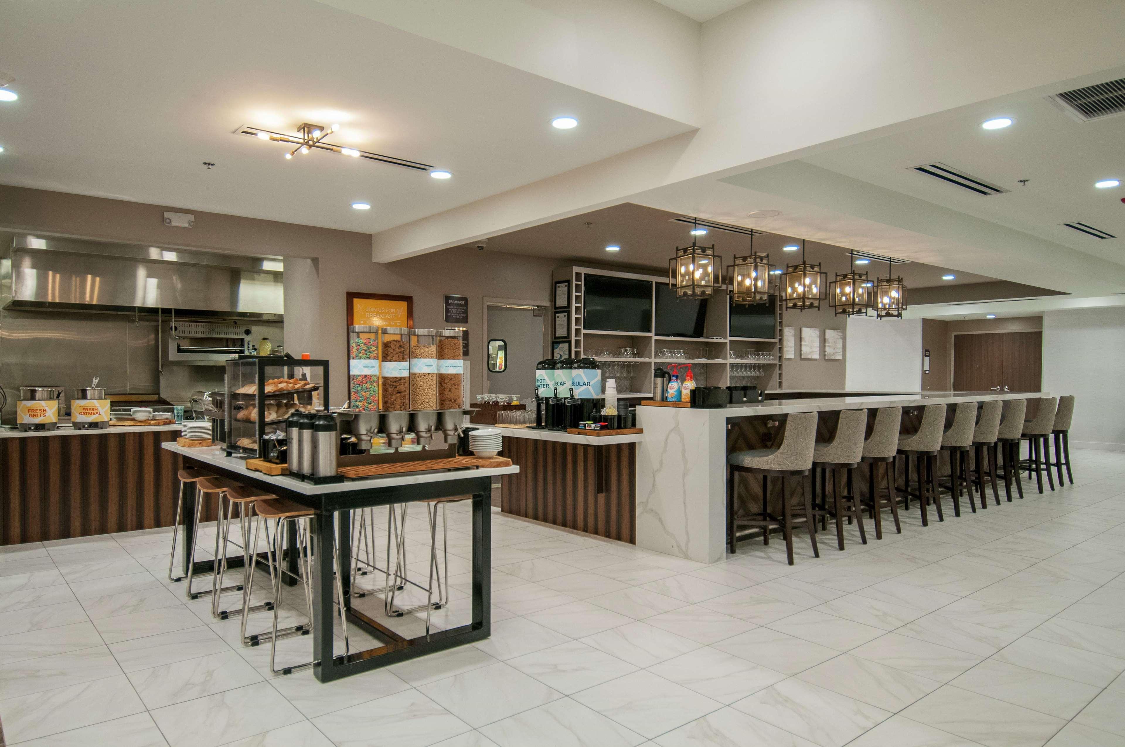 Hilton Garden Inn Jackson/Клинтон Экстерьер фото