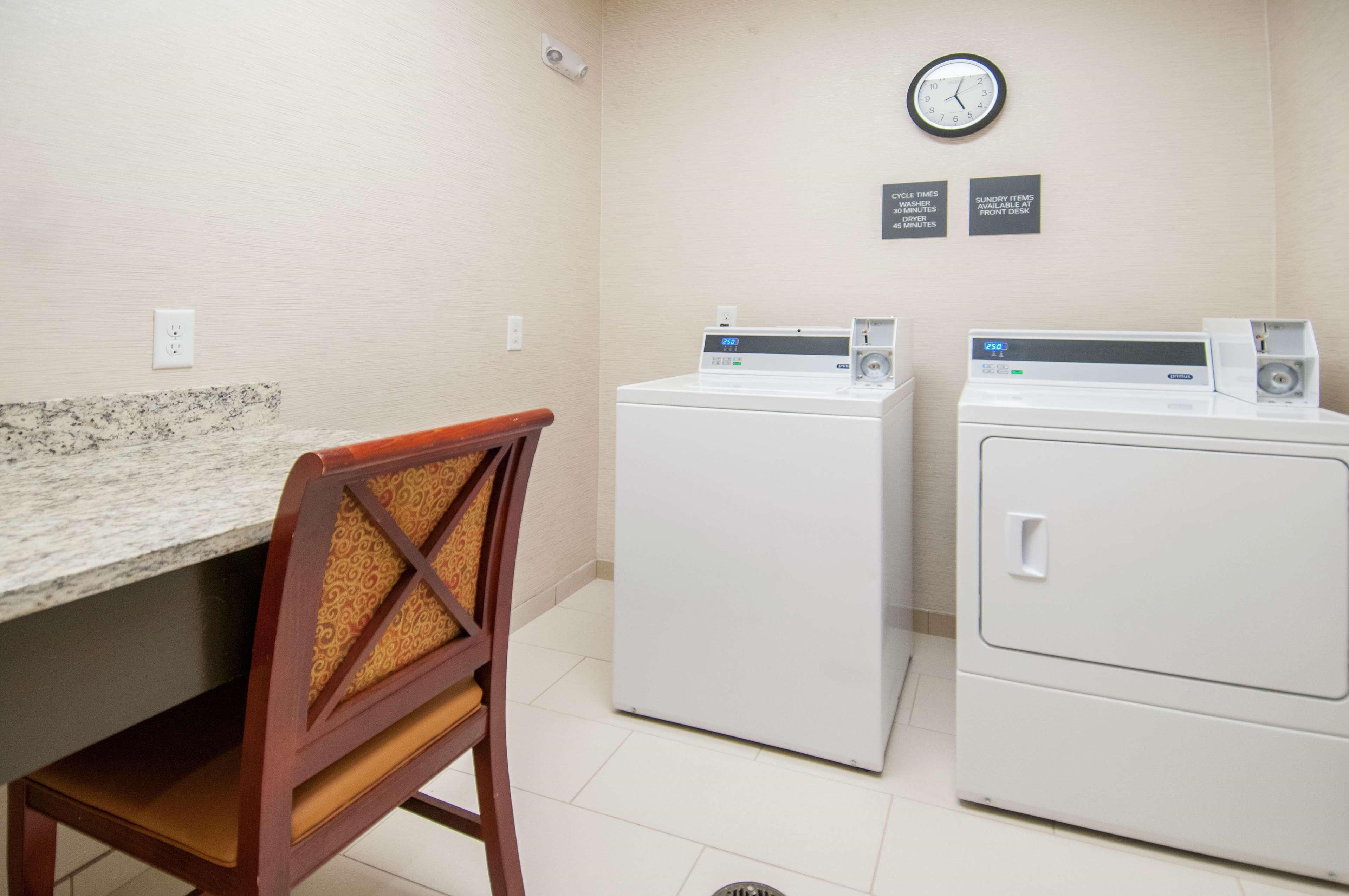 Hilton Garden Inn Jackson/Клинтон Экстерьер фото