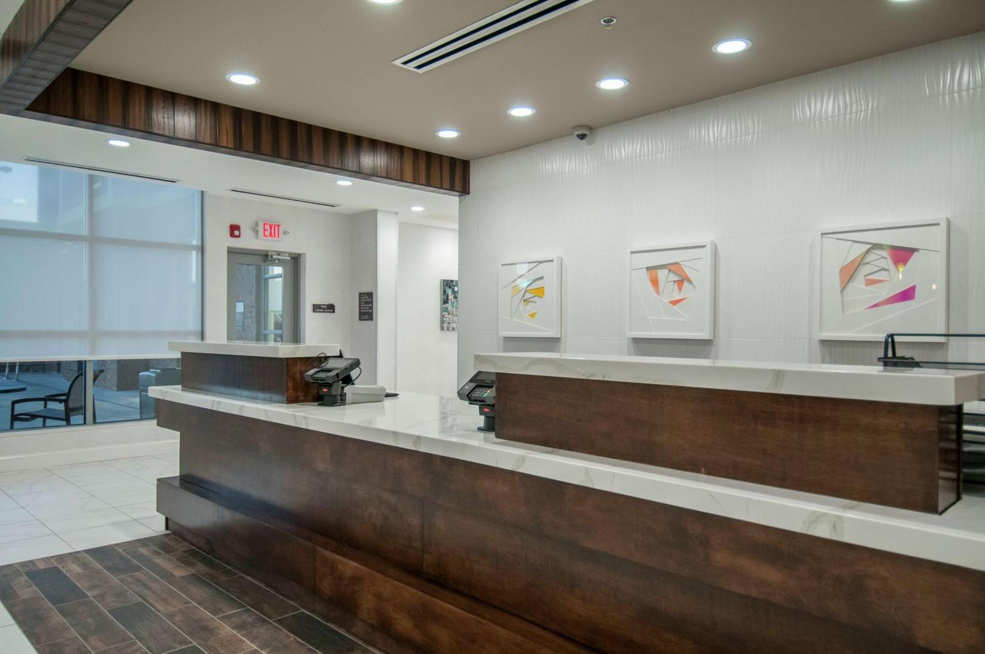 Hilton Garden Inn Jackson/Клинтон Экстерьер фото