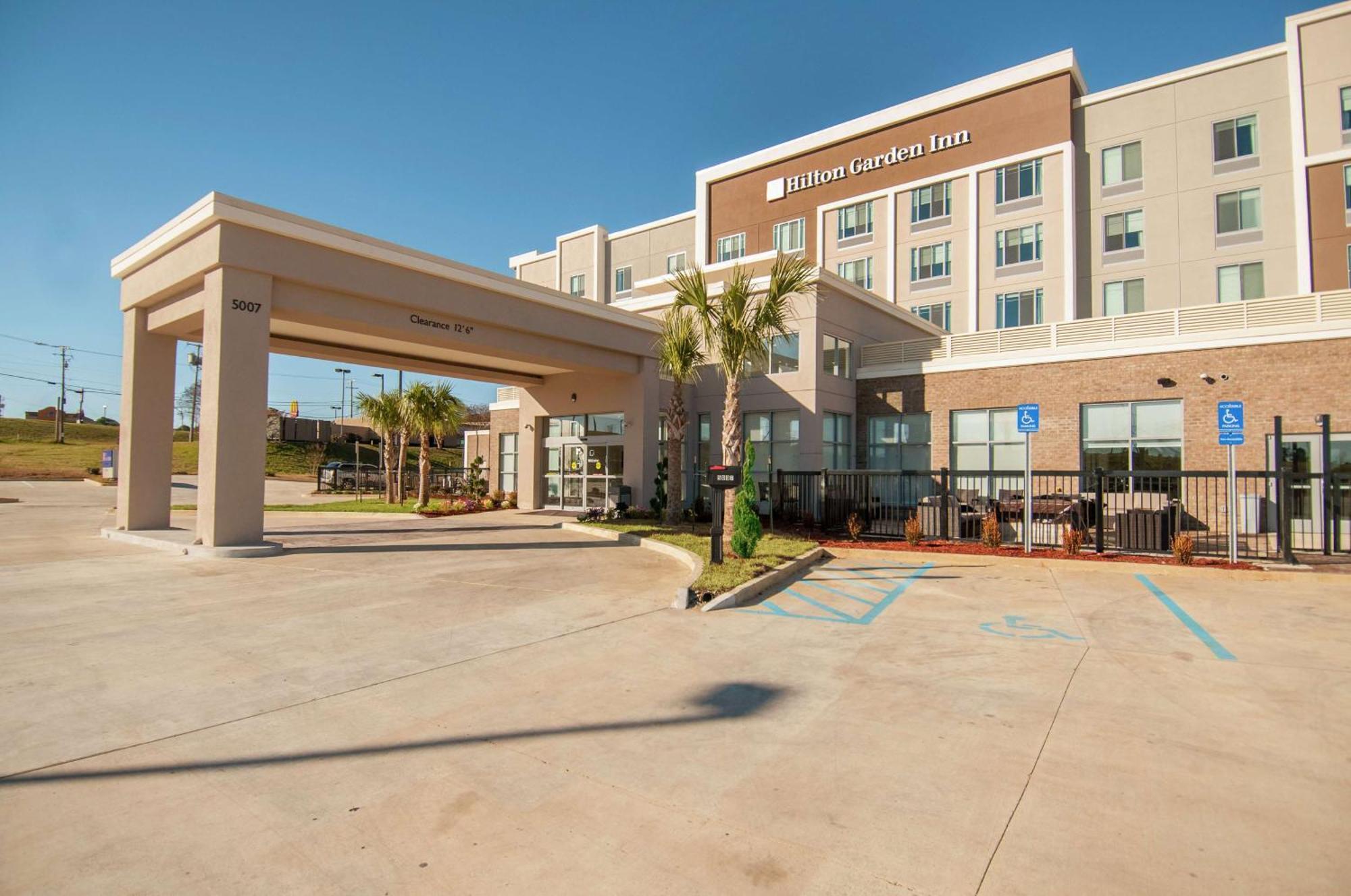 Hilton Garden Inn Jackson/Клинтон Экстерьер фото