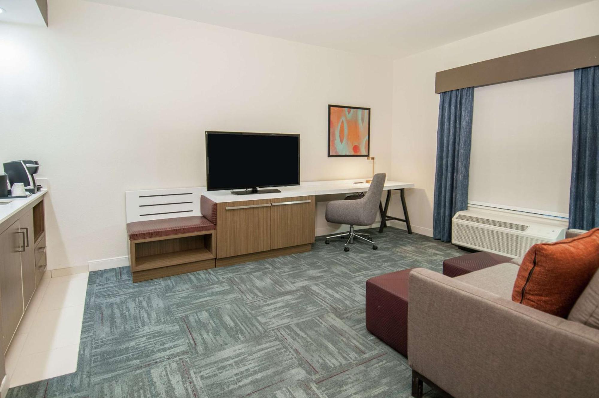 Hilton Garden Inn Jackson/Клинтон Экстерьер фото